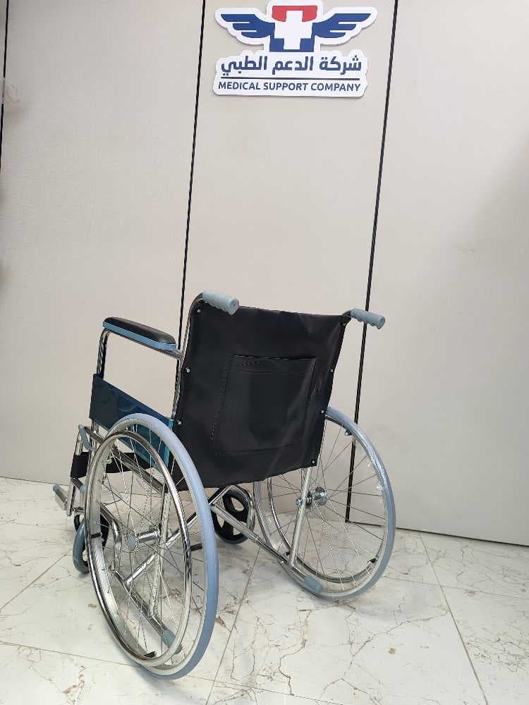 كرسي متحرك ستيلس ستيل لماع وجلد متين